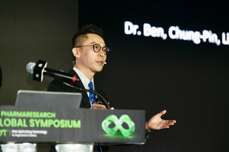 梁仲斌醫師分享藝術面雕的理念強調男女對於額頭的期待差異很大
