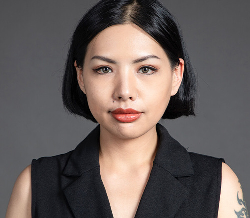 告別武「妝」，煥然一新充滿自信，魅力雙眼